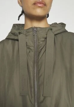 Marc O'Polo Coat Long Padded Fixed Hood Zipper Drawstring Waist - Parka - Olive Crop 17 Marc O'Polo Coat Long Padded Fixed Hood Zipper Drawstring Waist - Parka - Olive Crop -Marc O'Polo 001c3cad6fe14090ad65ad37ad985b1a