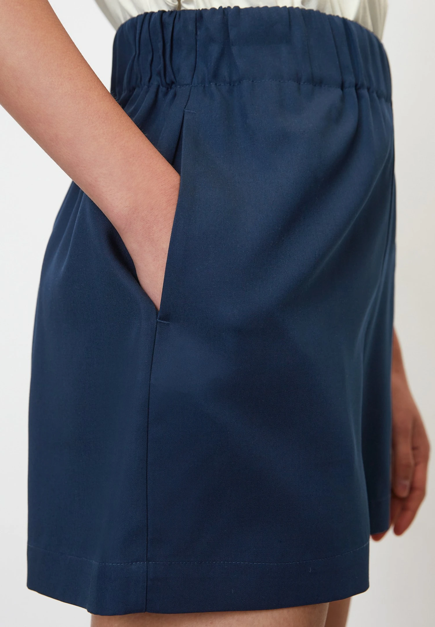 Marc O'Polo DENIM Mit Gummibund Aus Fliessendem - Shorts - Admiral 6 Marc O'Polo DENIM Mit Gummibund Aus Fliessendem - Shorts - Admiral - Afbeelding 4