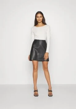 Marc O'Polo Long Sleeve Round Neck Solid - Longsleeve - Creamy White -Marc O'Polo 3b2b6ed4deef40149b6263d0fb75a179