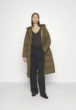 Marc O'Polo Side Slits With Hood Zipper And Pressbuttons - Winterjas - Forest Floor -Marc O'Polo 5e54de75e5c141178b5c874ae8902d56