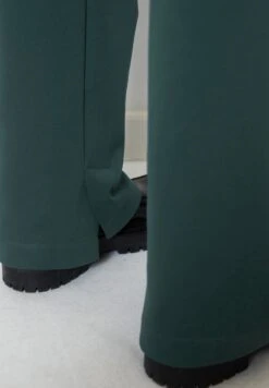 Marc O'Polo Mit Geschlitztem Saum Regular Aus Interl - Broek - Night Pine -Marc O'Polo 685586cbd1b94224af55cf04e9e9cd78
