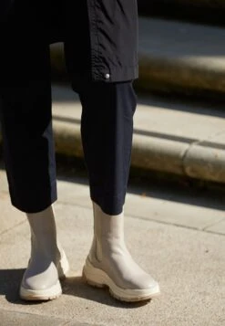 Marc O'Polo Maia- Enkellaarsjes Met Plateauzool - Taupe 14 Marc O'Polo Maia- Enkellaarsjes Met Plateauzool - Taupe -Marc O'Polo 6b25662fea90473ea7738698b273b65b