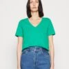 Marc O'Polo DENIM Shortsleeve V Neck Basic Fit - T-Shirt Basic - Amazon Green -Marc O'Polo 72bc23037cae4e808fd28301518c5777