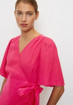 Marc O'Polo Wrap Style Flared Sleeve Short - Jurk - Dahlia Pink 12 Marc O'Polo Wrap Style Flared Sleeve Short - Jurk - Dahlia Pink -Marc O'Polo 89415b53477f4b32a92aedfe55a69ca5