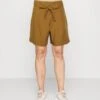Marc O'Polo High Rise Pleats Belt - Shorts - Wood Brown -Marc O'Polo 8b7bc3c415404e5197d9c7125d8abb26