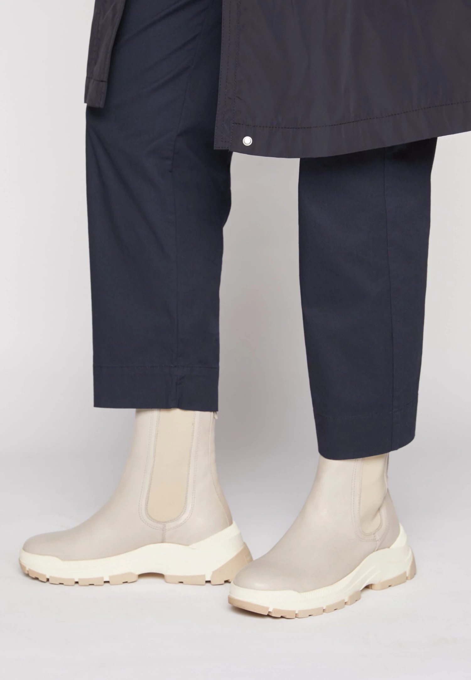 Marc O'Polo Maia- Enkellaarsjes Met Plateauzool - Taupe 3 Marc O'Polo Maia- Enkellaarsjes Met Plateauzool - Taupe