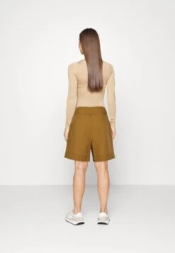 Marc O'Polo High Rise Pleats Belt - Shorts - Wood Brown -Marc O'Polo aa6c6ffe923b4a869d9fde982da3ea9d