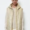 Marc O'Polo Onion Quilting Padded Side Slits Fixed Hood Patch - Bodywarmer - Jonesboro Cream -Marc O'Polo b723a6b969c54c2fa55ad0faabe8ba39