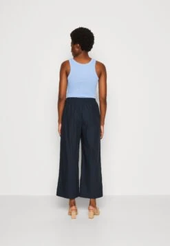 Marc O'Polo Pants Relaxed Style Straight Fit Slightly Cropped - Broek - Deep Blue Sea -Marc O'Polo b976d626e2f44e8c9632f6b79d5a3ed4
