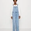Marc O'Polo DENIM Dungaree Relaxed Fit Low Crotch Loose Leg Regular - Tuinbroek - Multi/Authentic Worn Light Blue -Marc O'Polo bce4d88c19db431f97a506782dc01701
