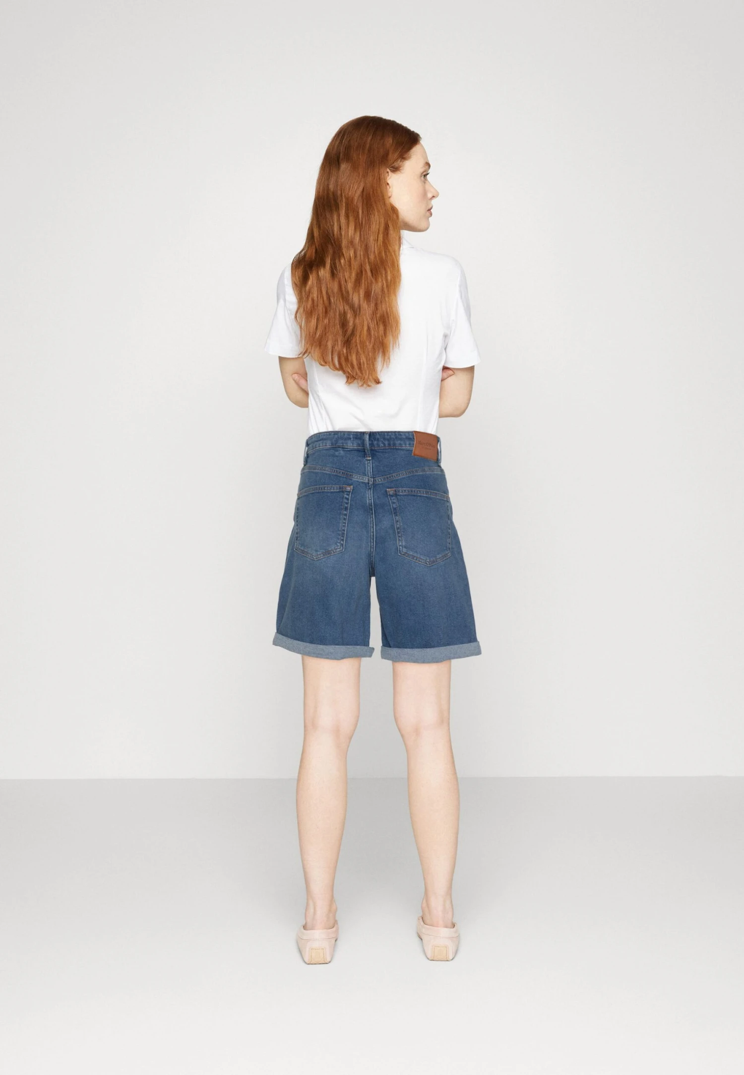Marc O'Polo High Waist Relaxed Fit Mid Length Turn Up - Jeansshort - Dark Blue 5 Marc O'Polo High Waist Relaxed Fit Mid Length Turn Up - Jeansshort - Dark Blue - Afbeelding 3