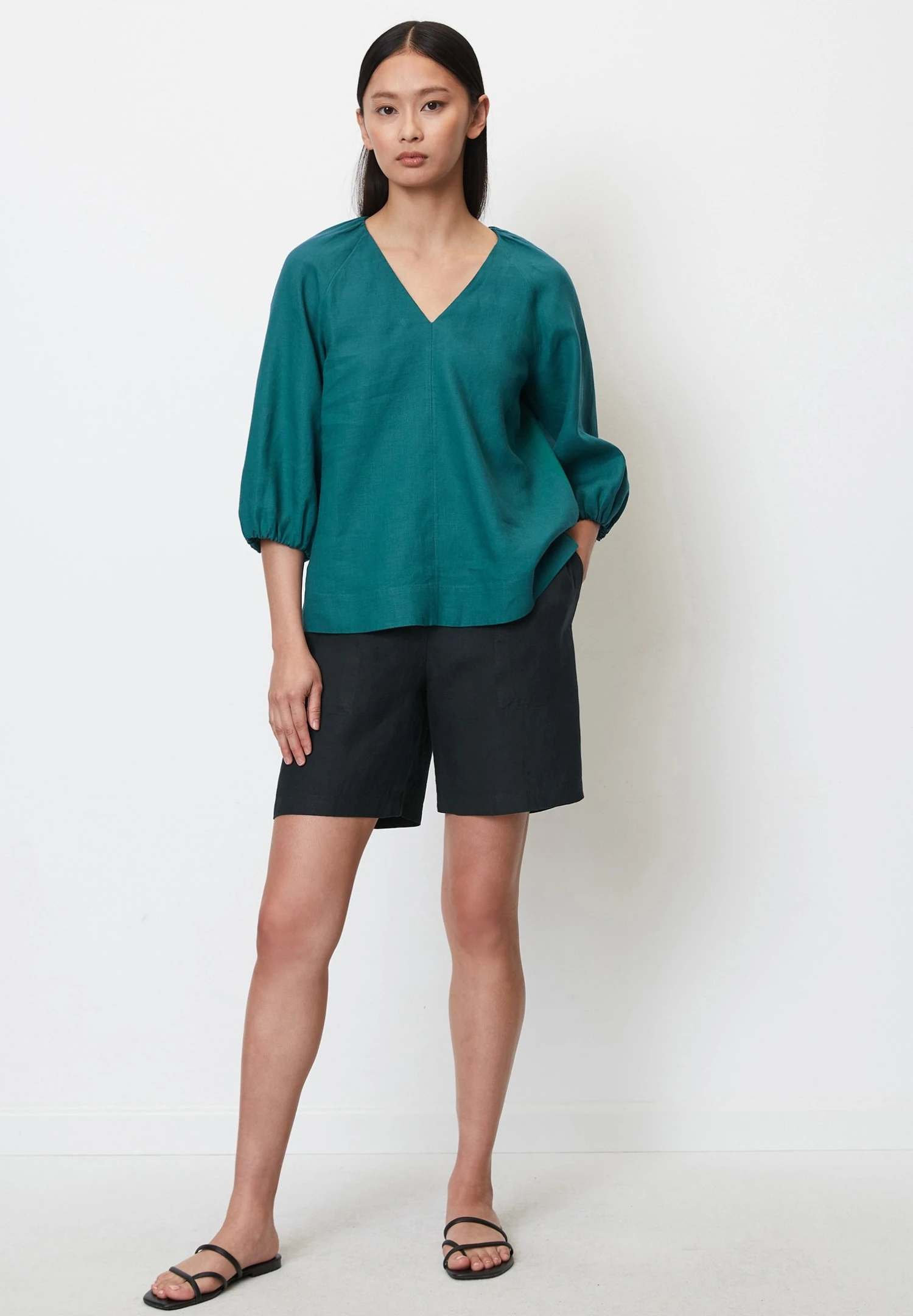 Marc O'Polo Short Sleeve Feminine Shape V Neck - Blouse - Deep Teal 4 Marc O'Polo Short Sleeve Feminine Shape V Neck - Blouse - Deep Teal - Afbeelding 2