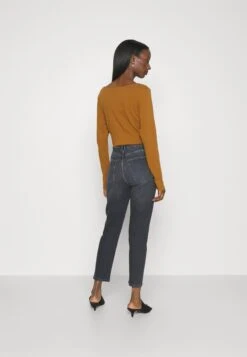 Marc O'Polo DENIM Boyfriend Fit - Straight Leg Jeans - Vintage Anthracite Marbl 9 Marc O'Polo DENIM Boyfriend Fit - Straight Leg Jeans - Vintage Anthracite Marbl -Marc O'Polo e2bc5dc868014e09ab4857ba9e71ae64