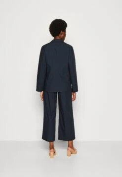 Marc O'Polo Light Summer Style 2 Button Flap Pockets - Blazer - Deep Blue Sea 10 Marc O'Polo Light Summer Style 2 Button Flap Pockets - Blazer - Deep Blue Sea -Marc O'Polo e6aaf4f756524aab99d7bd50f509a931