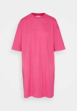 Marc O'Polo DENIM Dress Style Logo Print - Jerseyjurk - Fresh Fuschia -Marc O'Polo f47c4c7071044bbabaceb0dcec5a99d1